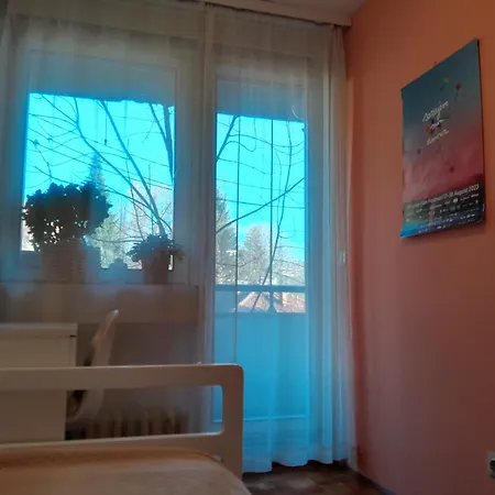 Homestay Cosy Single With Balcony In Location *